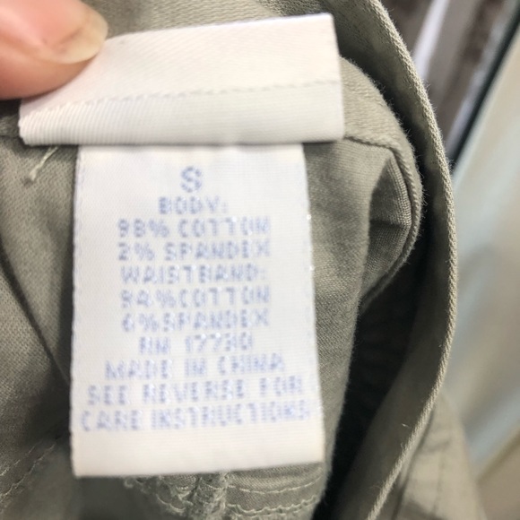 5/$25 Maternity Capris Tan Khaki S - Picture 6 of 7